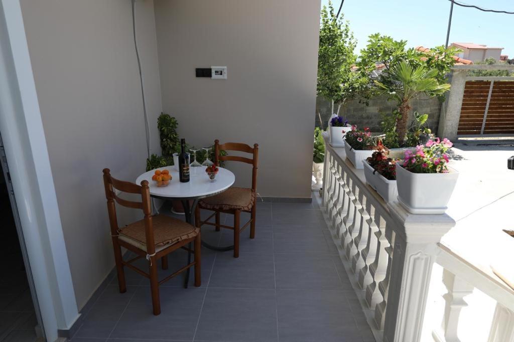 Guest House Narta Vlore Bagian luar foto