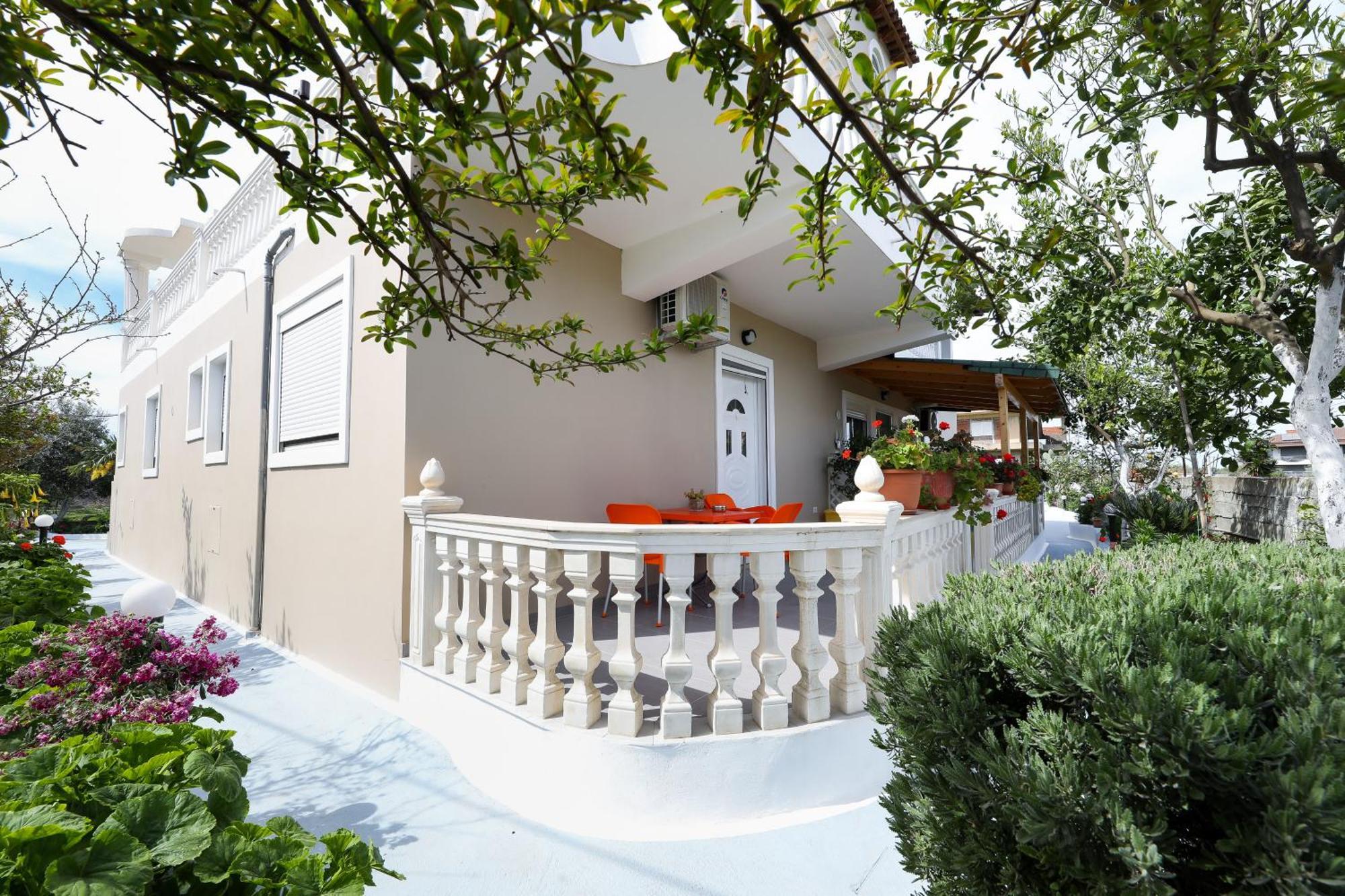 Guest House Narta Vlore Bagian luar foto