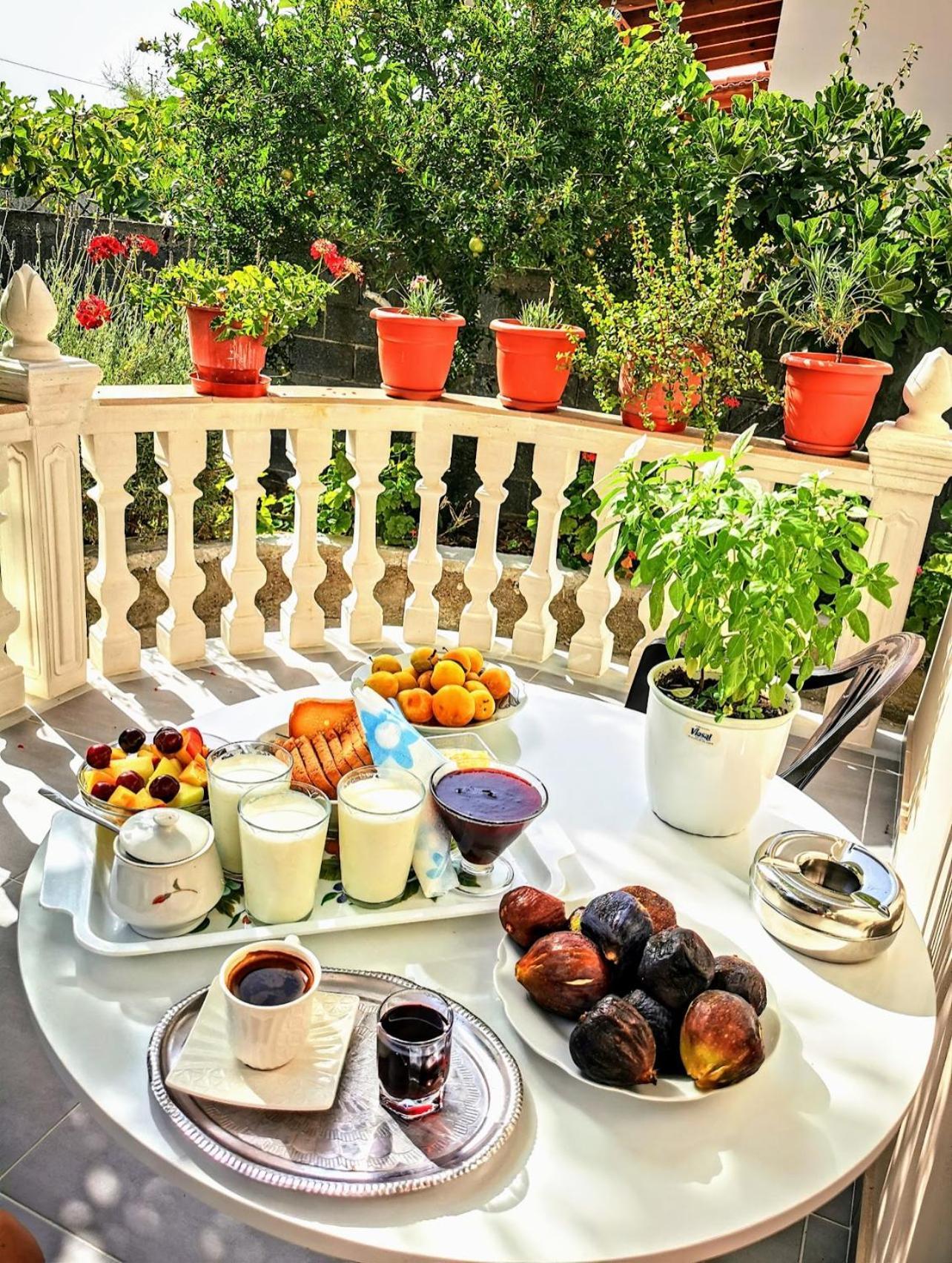 Guest House Narta Vlore Bagian luar foto